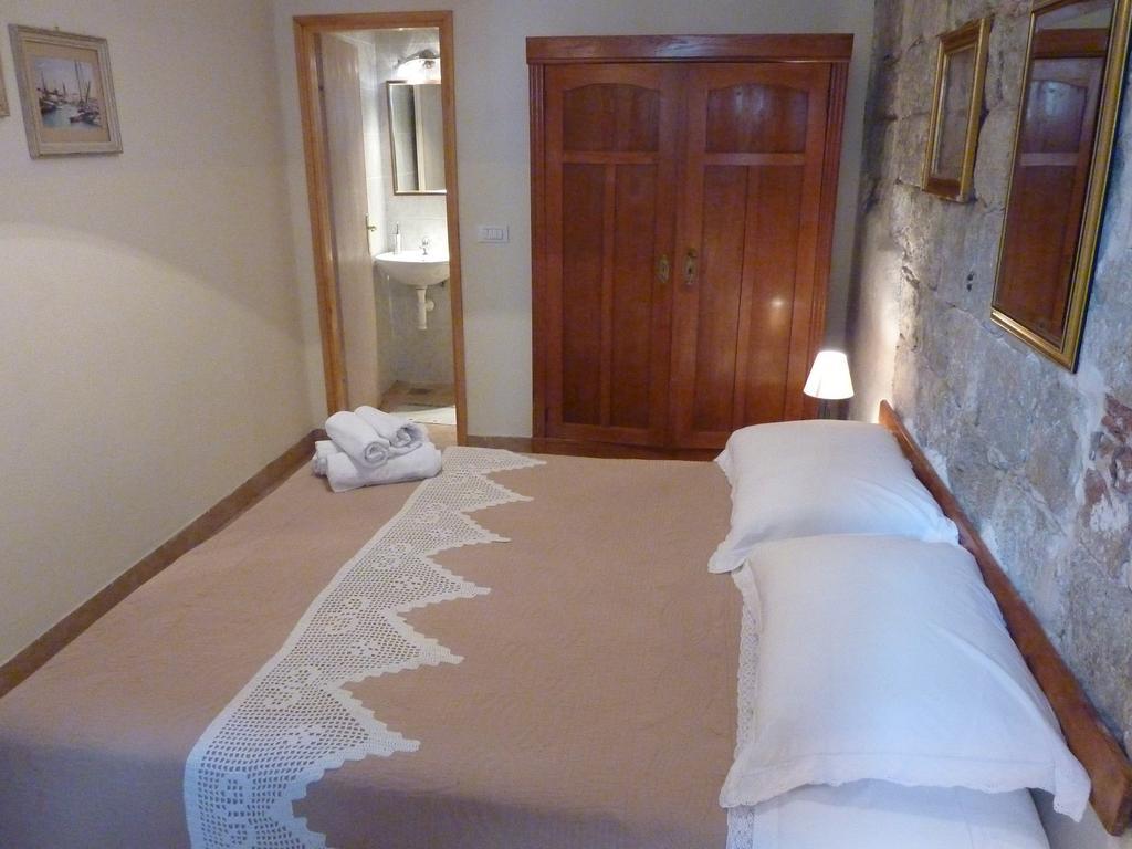 Authentic Mediterranean Apartment Сплит Номер фото